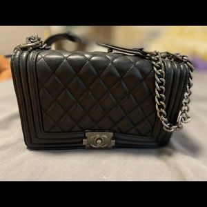 Chanel handbag. (copy cat)